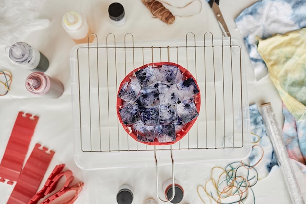 Vyšívací set na stole